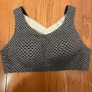 Lululemon Sports Bra B and W Crossback High Support Size 38C Womens